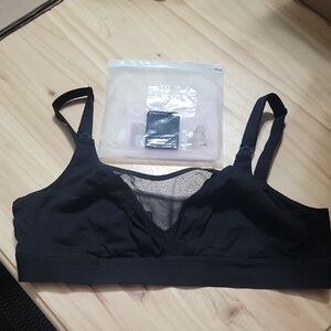 Momcozy Hands Free Pumping Bra (NEW, L)